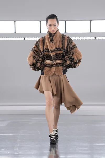 Look 43